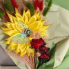 Bouquet 1 girasole con 3 rose e farfalla Bouquet 1 girasole con 3 rose e farfalla