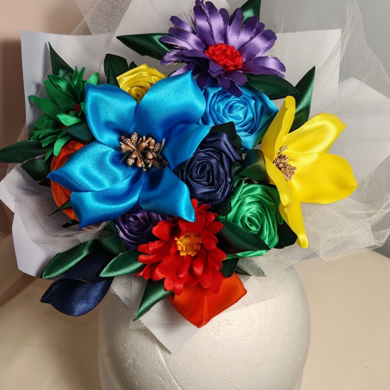 Bouquet  fiori diversi con tanti colori