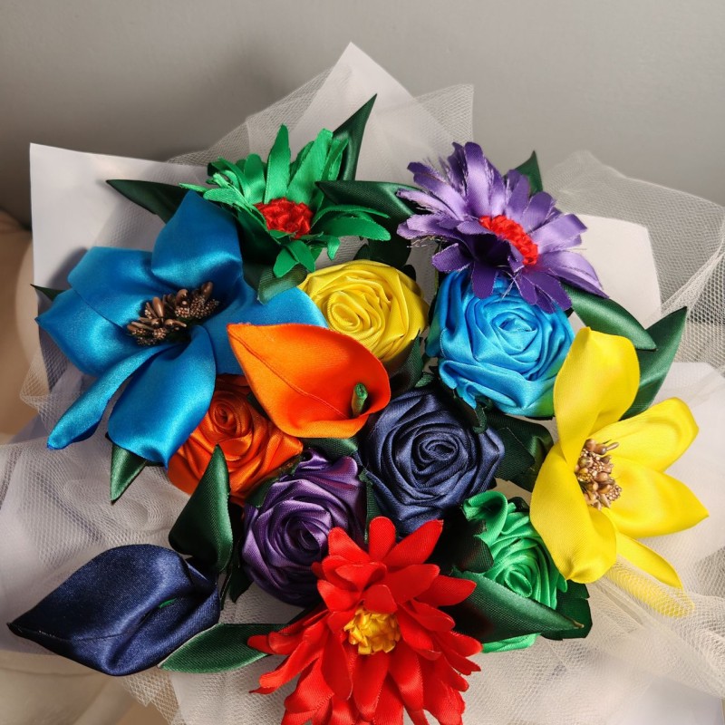 Bouquet  fiori diversi con tanti colori