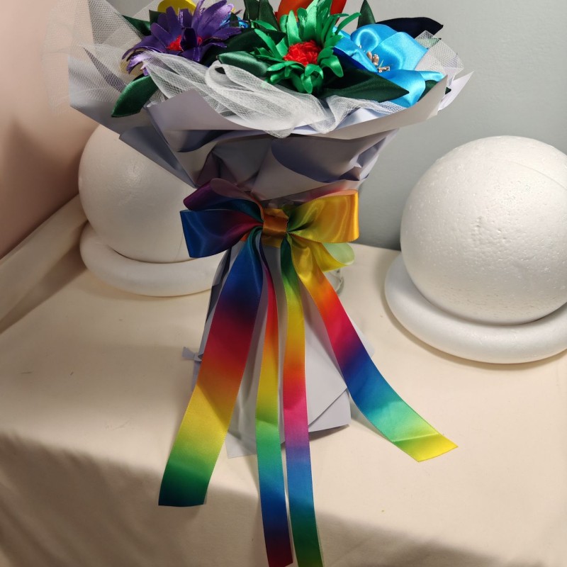 Bouquet  fiori diversi con tanti colori