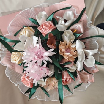 Bouquet di fiori misti in tessuto