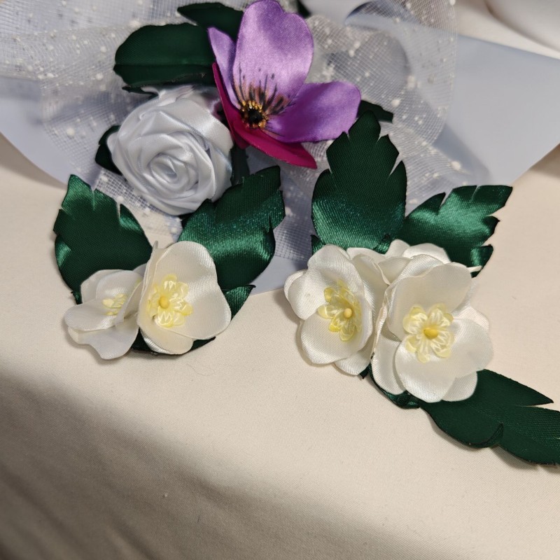 Bouquet di camelie, viola e rosa