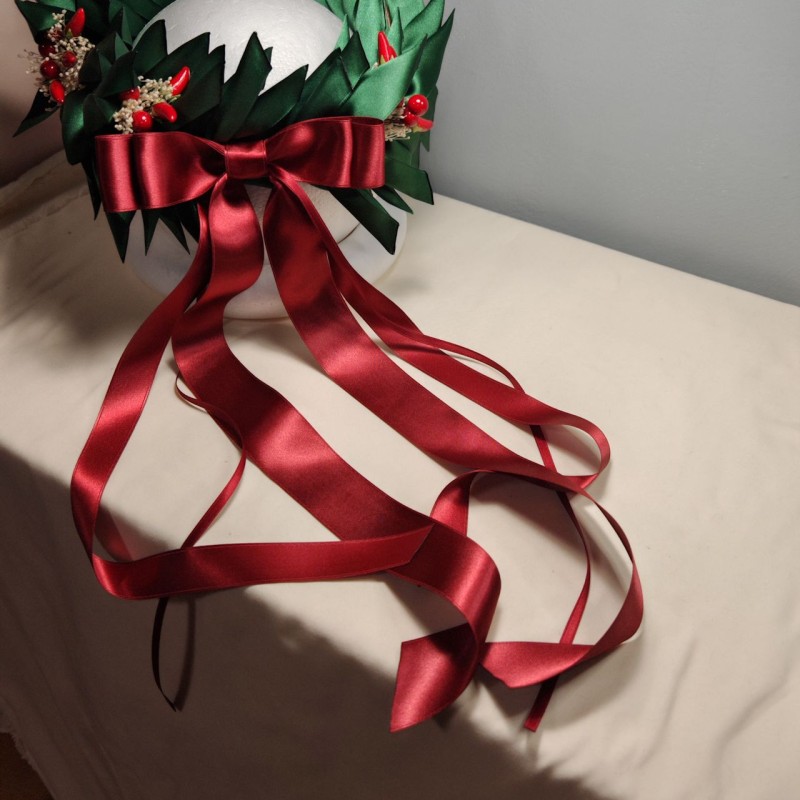 Corona dAlloro Modello 2 con bacche peperoncini e nebbiolina vera