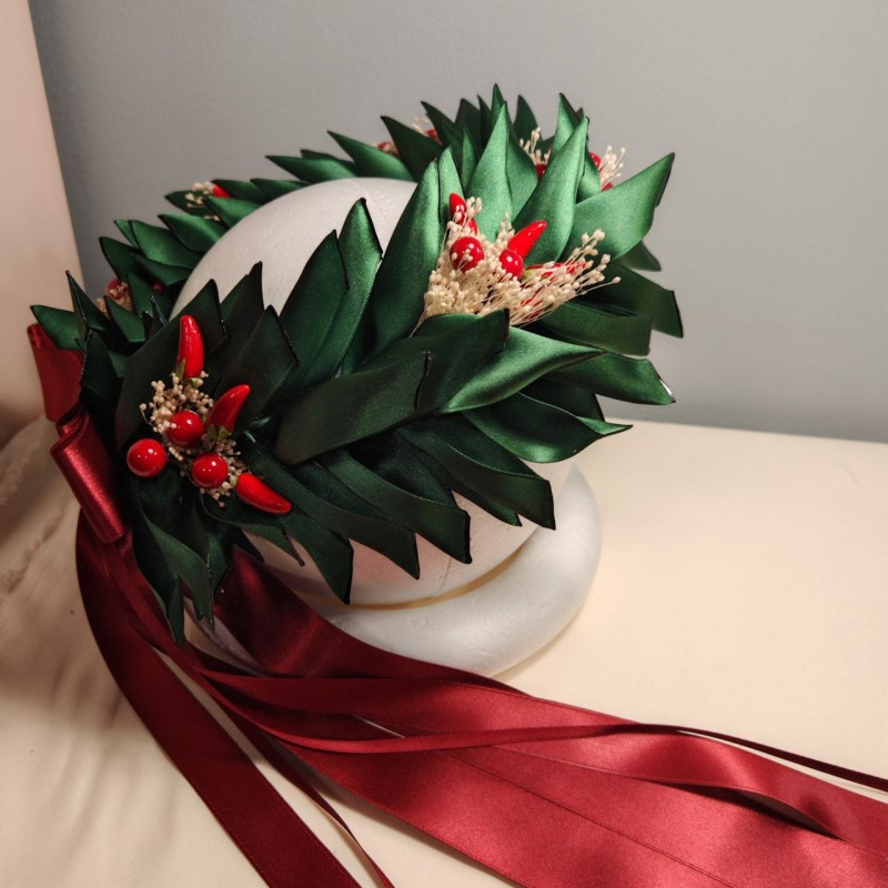 Corona dAlloro Modello 2 con bacche peperoncini e nebbiolina vera