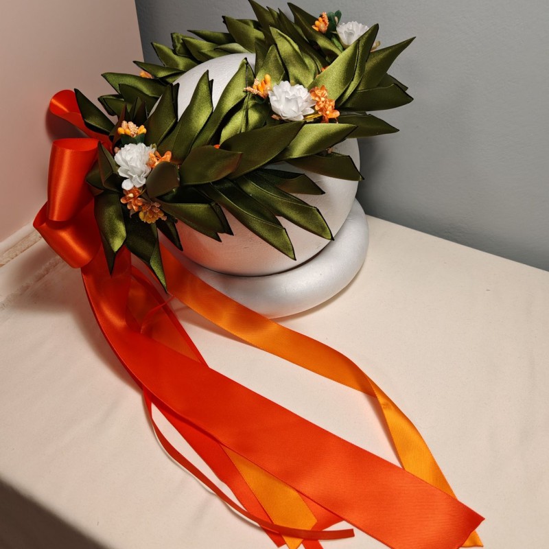 Corona dalloro modello 2 con crisantemi pistilli e roselline