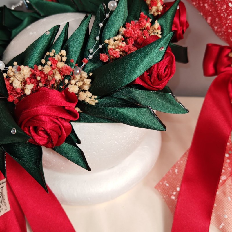 Set composto da Corona dAlloro Modello 4 e Boquet da 7 rose in tessuto