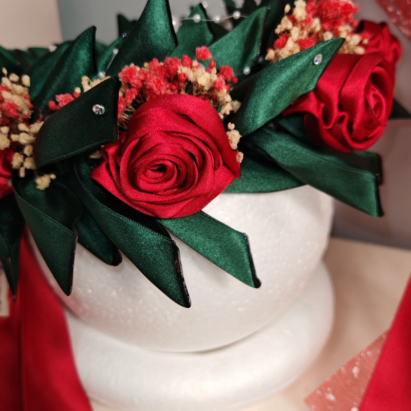 Set composto da Corona dAlloro Modello 4 e Boquet da 7 rose in tessuto