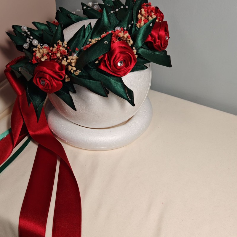 Set composto da Corona dAlloro Modello 4 e Boquet da 7 rose in tessuto