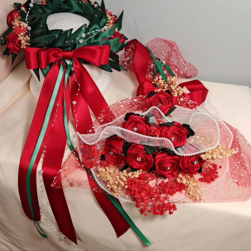 Set composto da Corona dAlloro Modello 4 e Boquet da 7 rose in tessuto